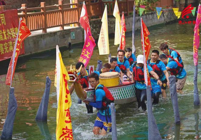 在南海赛龙舟不仅比快还有这些亮点→(图2)