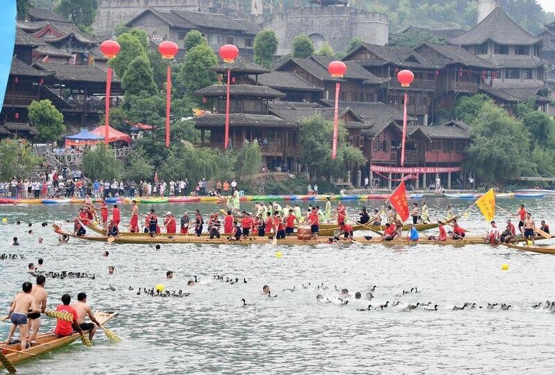 燃爆渤海湾！京津冀七城龙舟赛这速度这激情绝了！