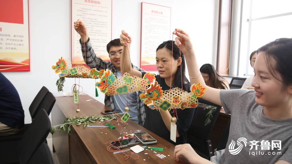 端午仪式感拉满！滨州创意活动让市民亲手制作“会祈福的龙舟”