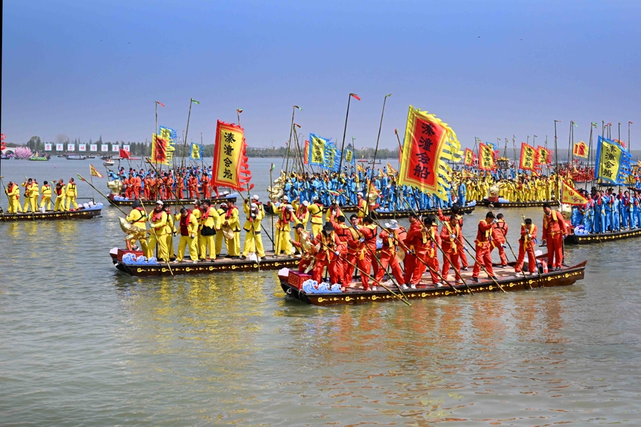 龙舟划起来 文旅活起来 2025年粤港澳大湾区（东莞）龙舟邀请赛15日在东莞沙田开桨