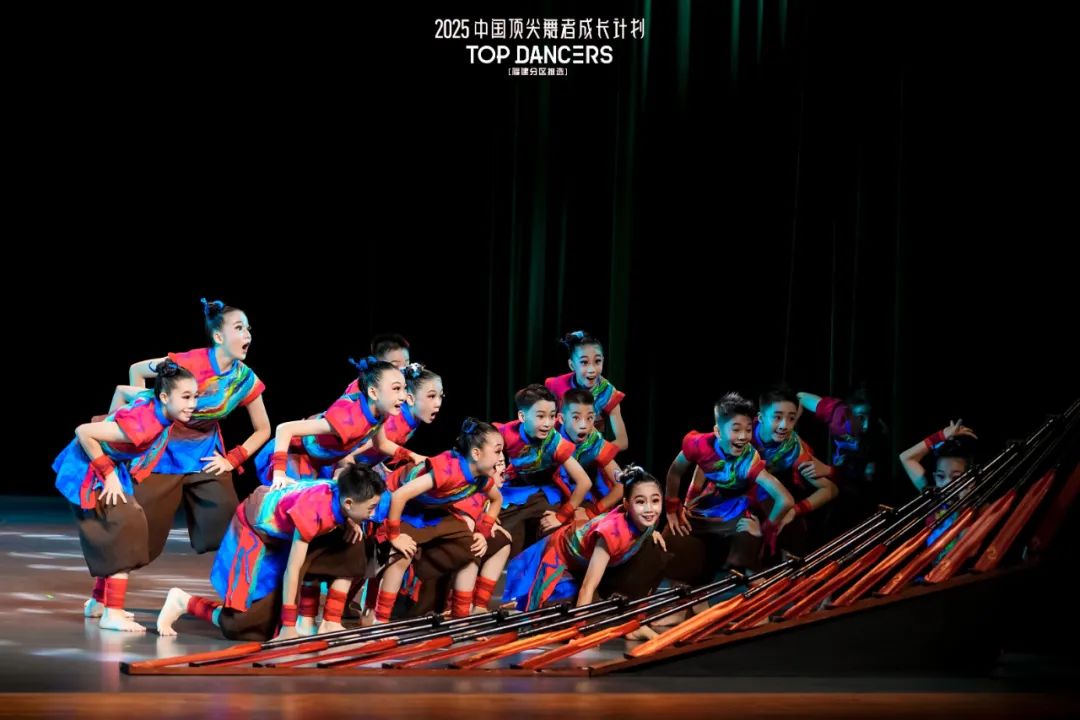 展现岭南少年龙舟精神！长安原创舞蹈《夺锦》入围“中国顶尖舞者成长计划”(图2)