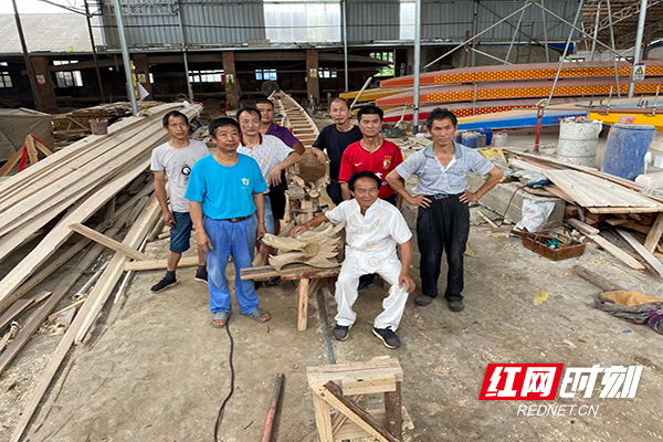 “洞庭湖老麻雀”新画像｜龙舟传人许桂生：从蓝墨水上游竞渡世界(图7)