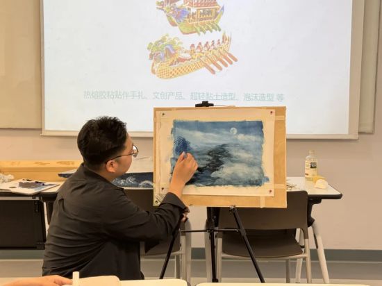 湖上赛龙舟 写字楼跑数据 -----西安欧亚学院这门创意课打开建筑之外的创造力(图7)