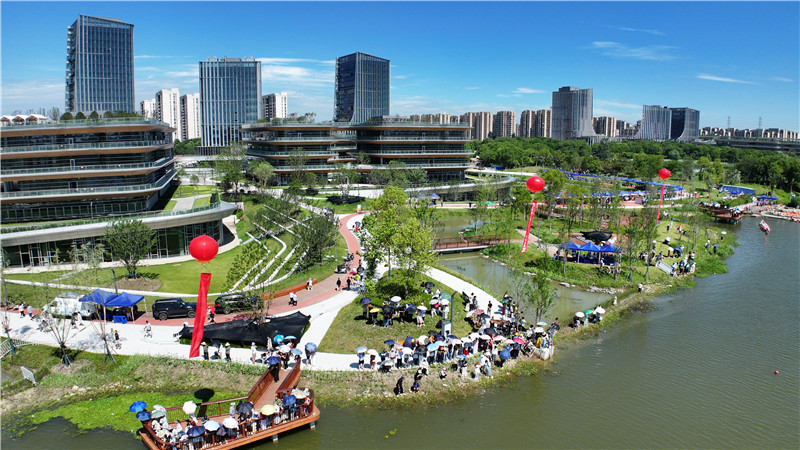 2025年芜湖鸠江区第三届龙舟赛暨龙虾美食季燃情启幕