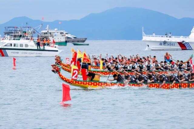 广东各地龙舟赛火热开桨这个假期的观赛指南来了→