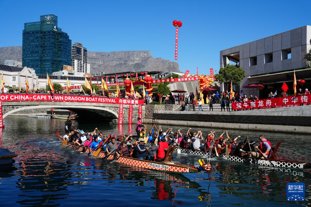 直击怀化安江龙舟赛 千年龙舟魂呐喊声震天！