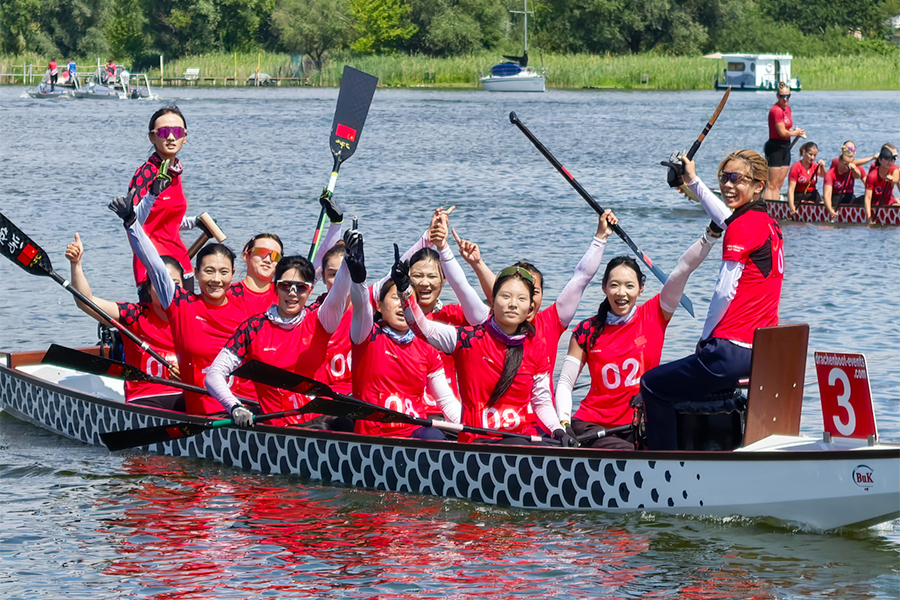 聊大龙舟队世锦赛勇夺11金(图2)