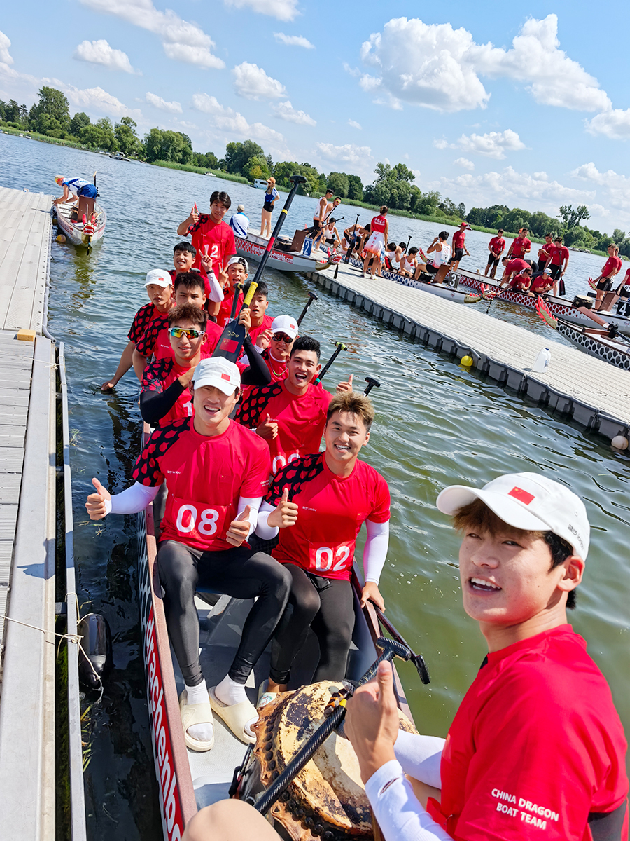 聊大龙舟队世锦赛勇夺11金(图3)