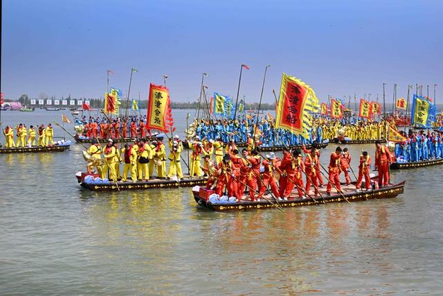 中国队首获世锦赛龙舟长距离项目冠军打破欧美20多年垄断