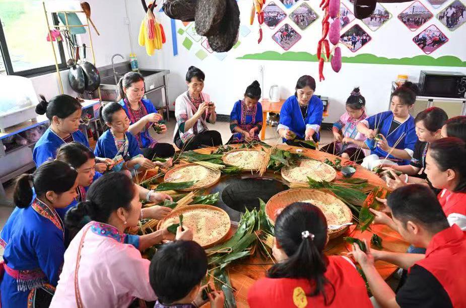 时政微观察丨家国情怀 根植华夏(图4)