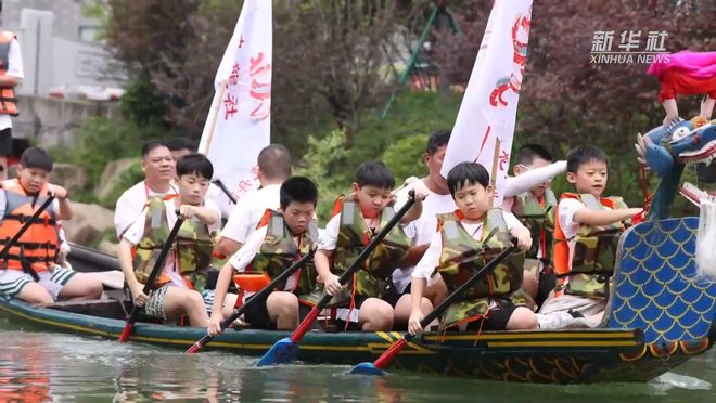 杭州余杭：劈波逐浪 少年龙舟队传承龙舟文化