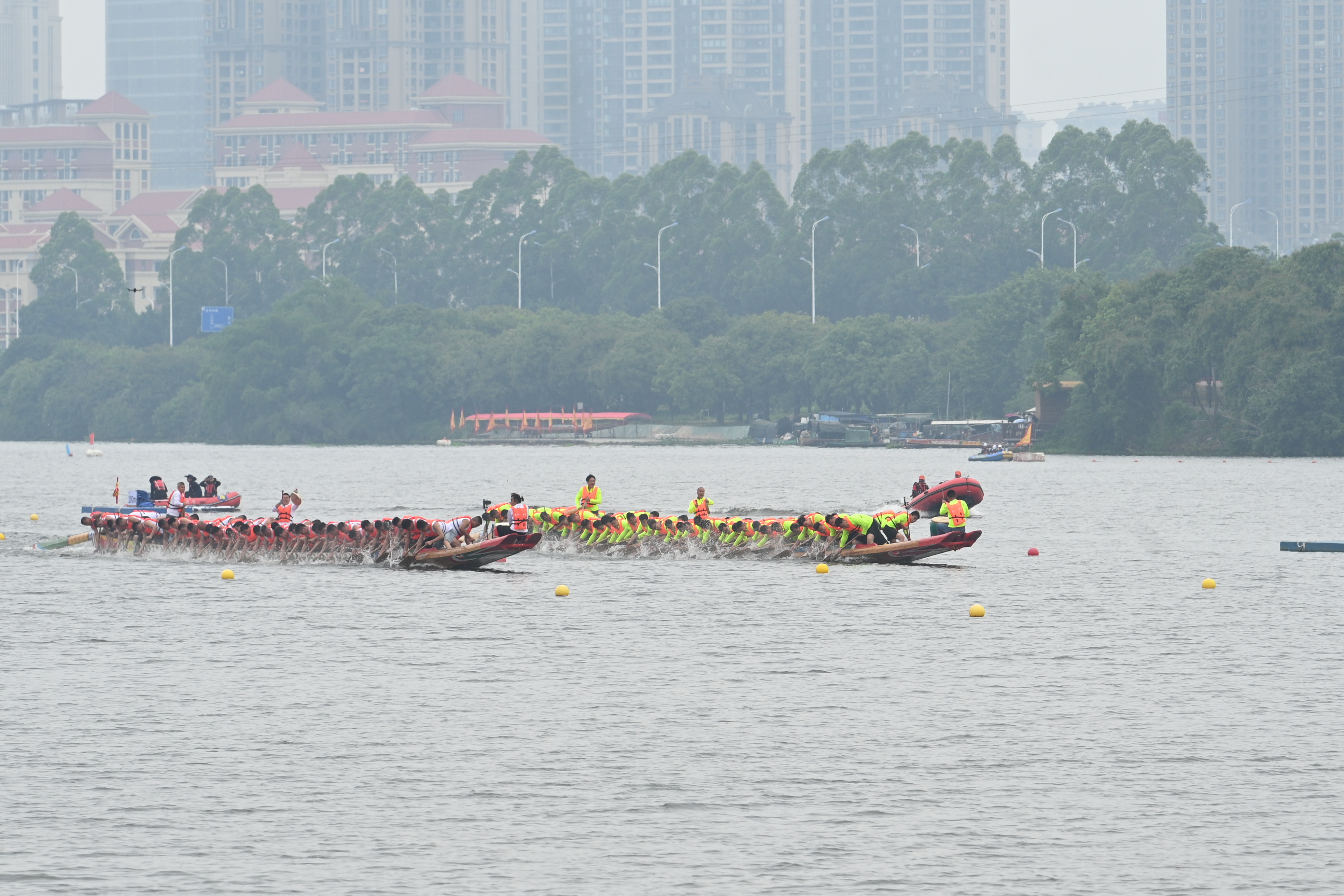 藤县龙舟队：从“草根队伍”到“世界冠军”的华丽转身