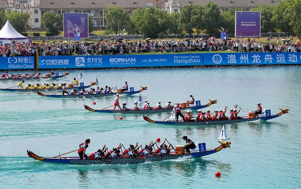 广州石牌村龙舟赛激情重启