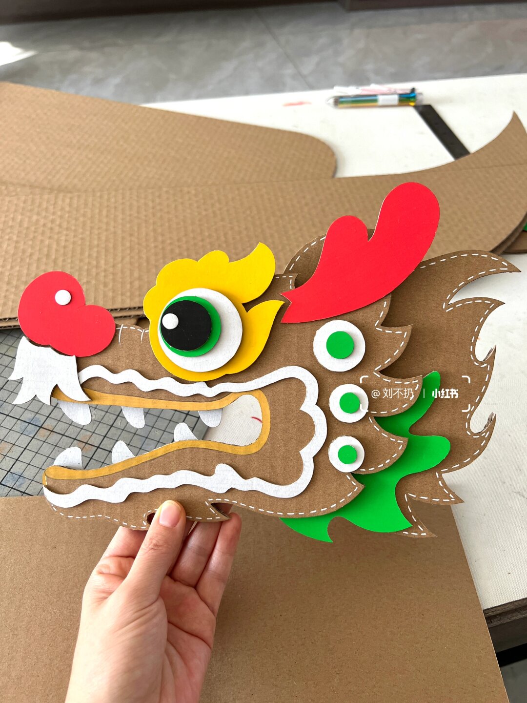 龙舟是什么材料做的（龙舟的制作）