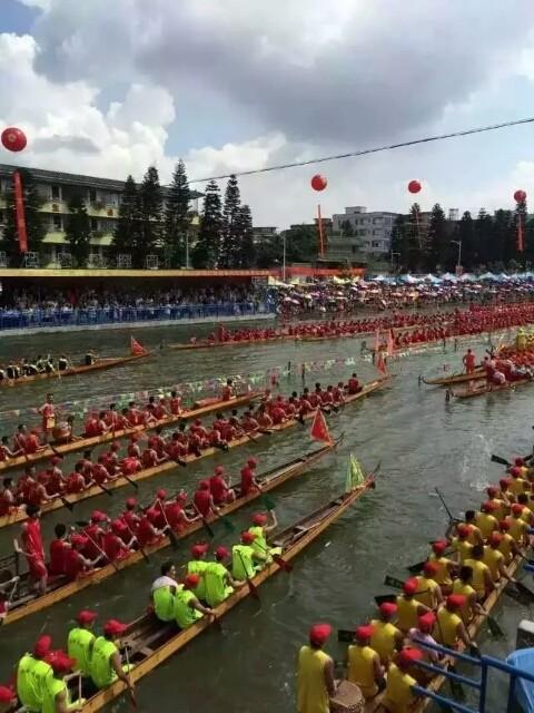 桨起浪涌青春当“燃”！我校龙舟队备战中国大学生龙舟锦标赛！