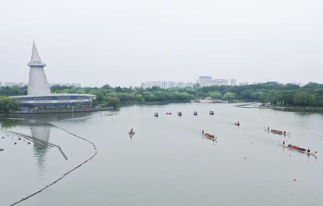 郑州市第七届龙舟锦标赛开赛在中牟成功举办(图3)