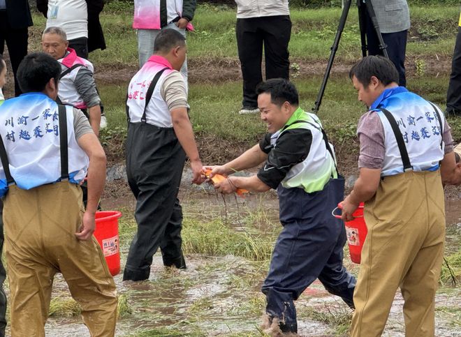 重庆开州：川渝“村趣”运动会开幕玩出农耕文明风(图6)