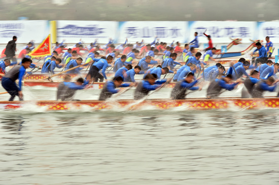 百年龙舟竞渡延平 “老龙头”见证新传承