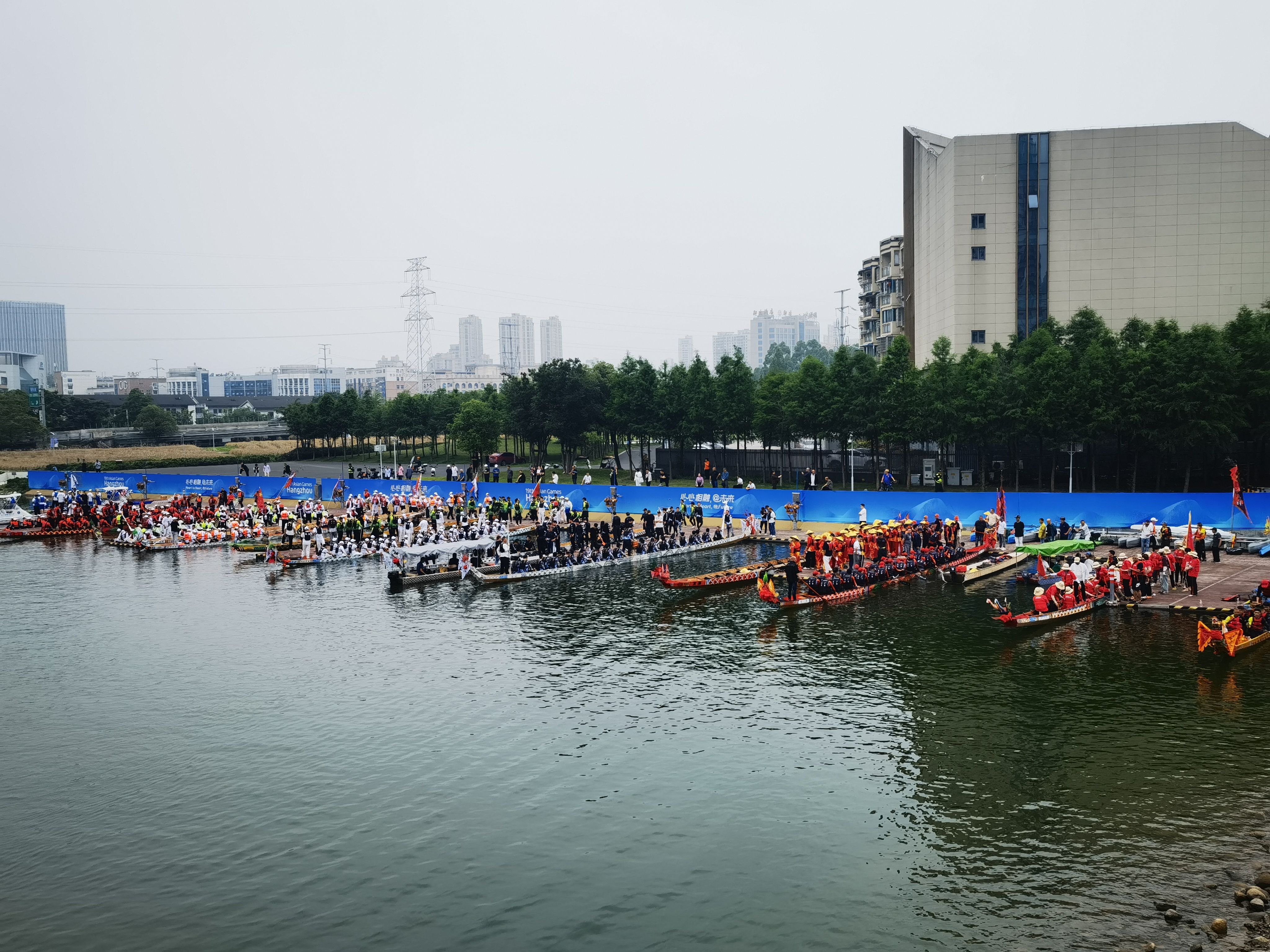 粤港澳全运会）从“龙舟之乡”到“全民踢足球” 广东多市推介“体育性格”