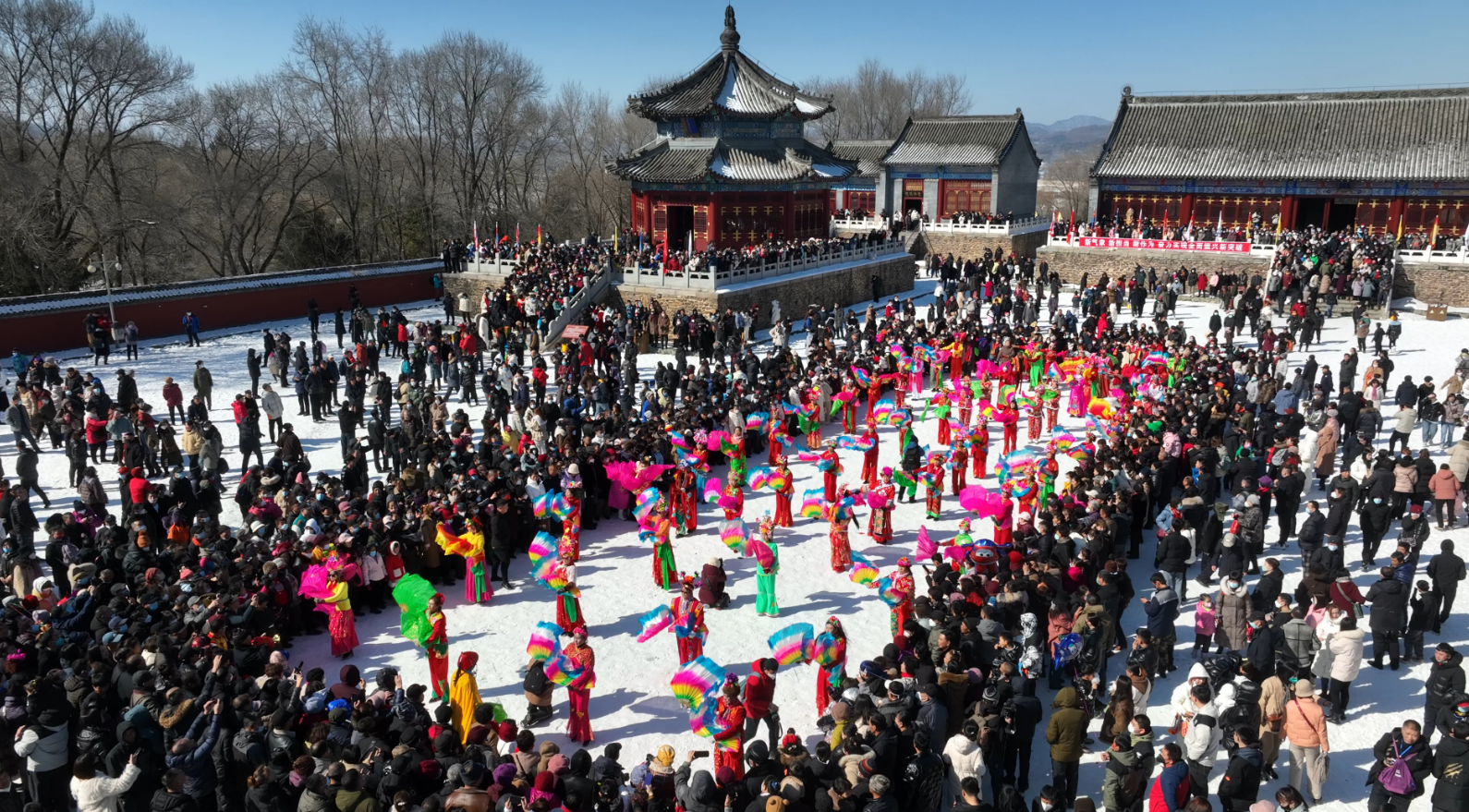 向雪而行 沈白高铁首个冰雪季这么玩(图2)