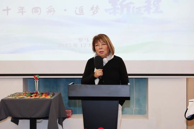 罗马湖畔赛龙舟十年磨剑铸辉煌(图3)