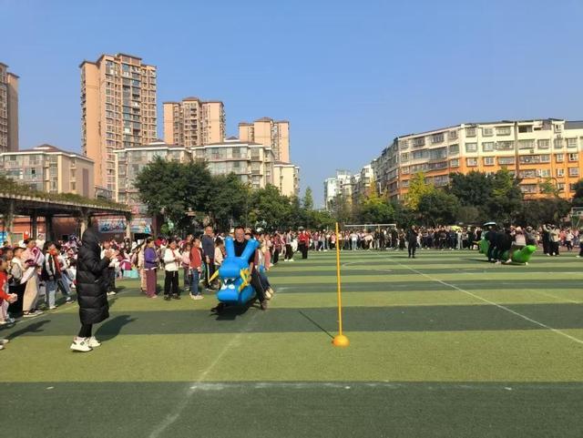 凝聚师心欢乐同行——安居一小成功举办教师健身健心趣味运动会