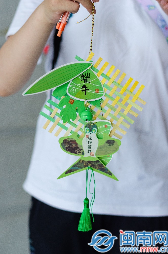 赏古画、编竹编！中国闽台缘博物馆开展端午文化体验活动(图4)