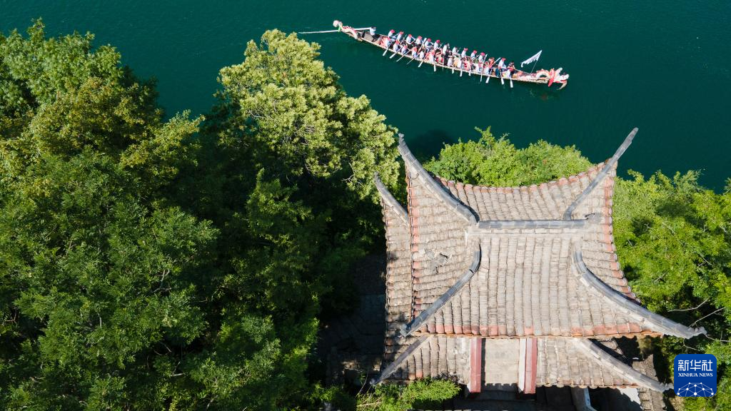 桃花潭水千年韵 龙舟竞渡寄乡情