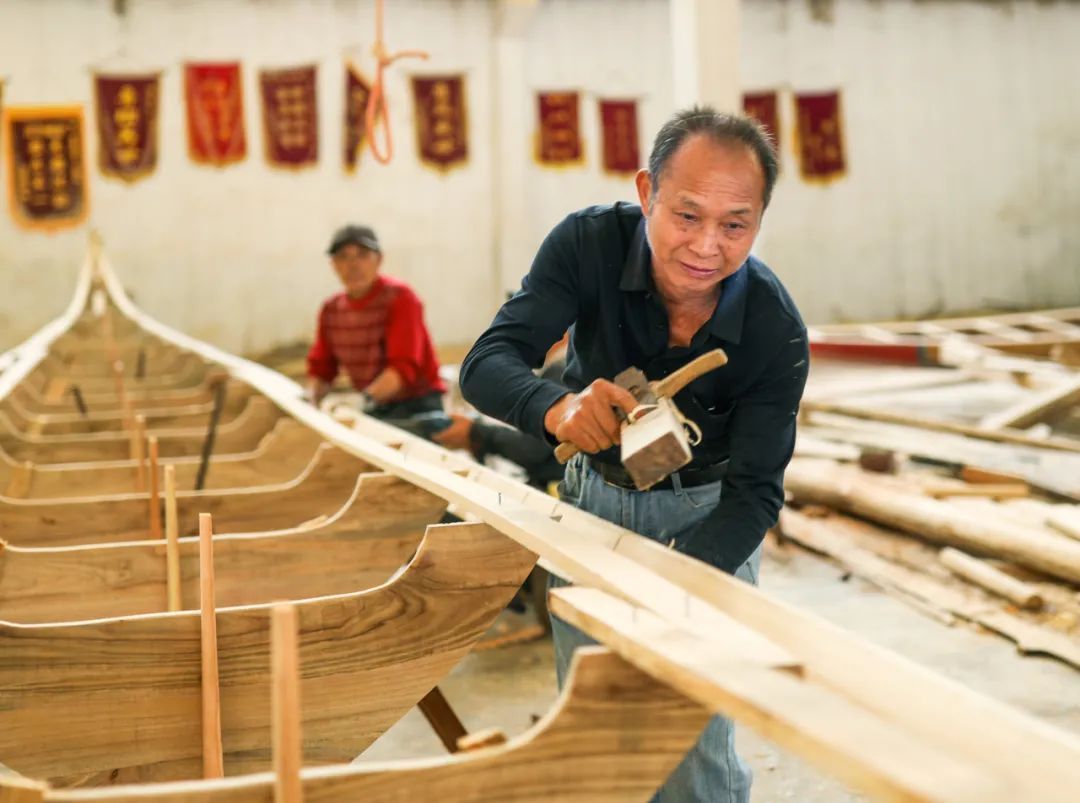海外华裔青少年走进罗定：陆地龙舟赛促友谊科技企业访发展参访侨校溯情怀