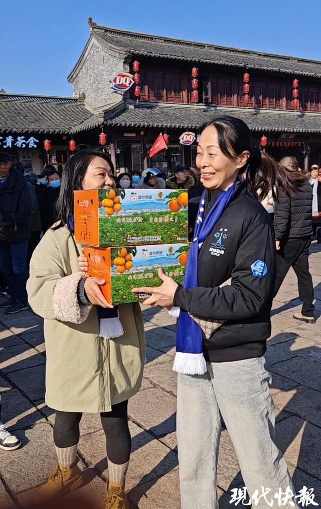 “双冠”奔赴！永州为泰州送上“冠军橙”泰州回礼“冠军黑马”