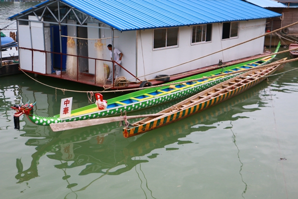 手工制作传统龙舟感受传统文化魅力！