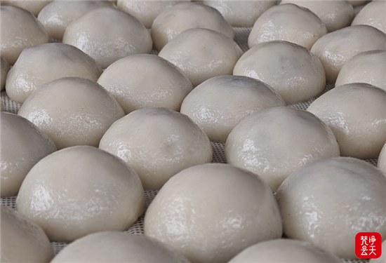 【新春走基层】沿河：手工制作传统美食糯米包子(图7)