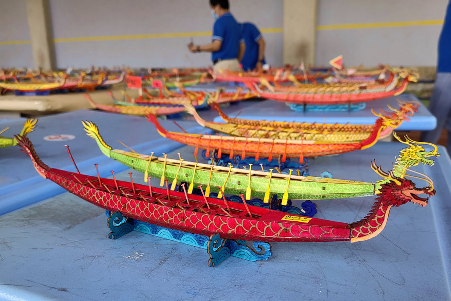 哈尔滨冰龙舟职工风采展现打造冰雪奇观职工体育品牌