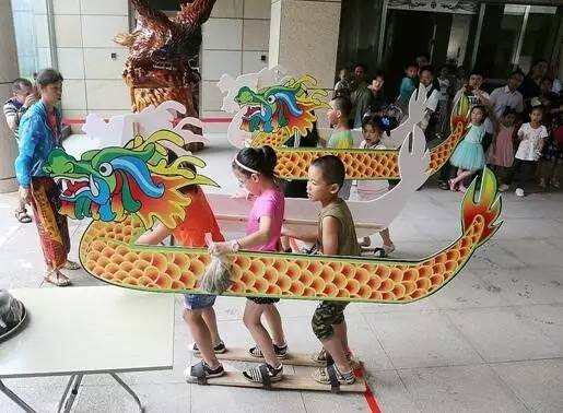 炸翻全网！贵州90后女生半年狂卖800多只点翠大蟑螂非遗+猎奇引两极骂战真相藏着太多人不懂的传承困局