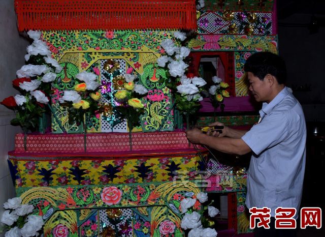 他是南通人任人民日报编委时拍板刊发“小平您好”照片