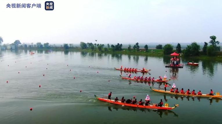 汨罗江畔龙舟竞渡 第三届岳阳市旅游发展大会开幕