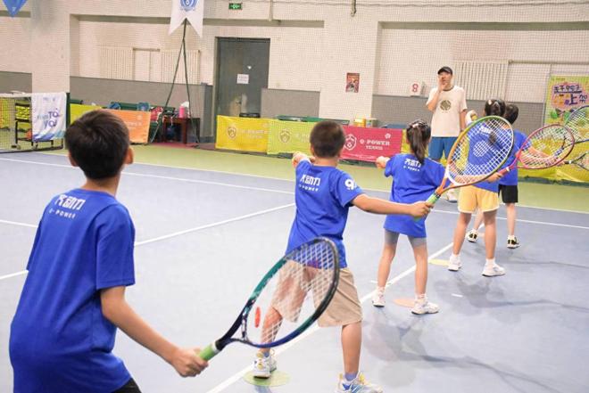 北京一网球机构出招：1元定金模式能否破解培训信任危机？