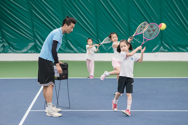 郑钦文社媒突变：取关里巴、更换简介师徒合作疑似终结