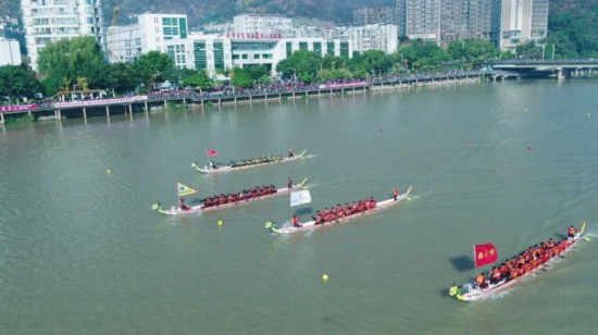 挥桨逐浪启新程 全国性龙舟赛事首次落地米易(图6)