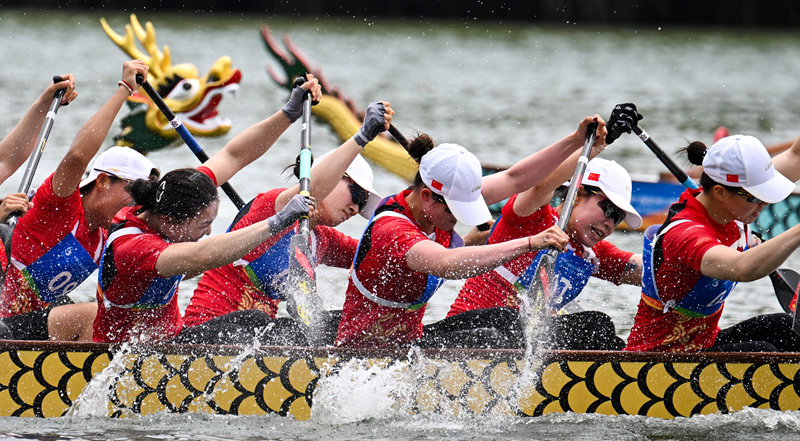 中国龙舟女队时隔14年再夺亚沙会200米直道赛金牌